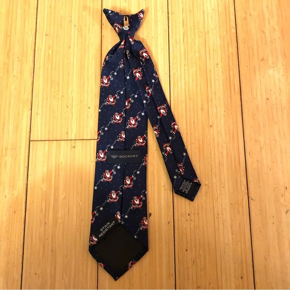 ⭐️ Like new! Boys’ Dockers clip on tie